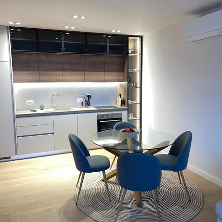 Lady Diana ماكارسكا